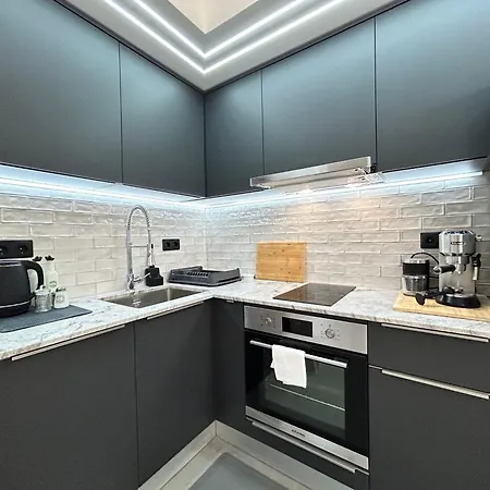 Diamond Apartment *